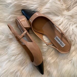 STEVE MADDEN 7.5 NUDE PATENT SLINGBACK KITTEN HEEL WITH BLACK POINTED TOE